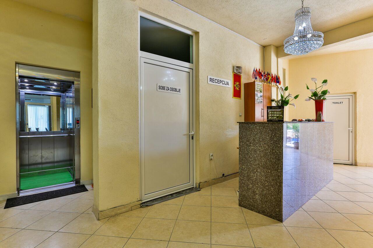 Hotel Hoti Ulcinj Zewnętrze zdjęcie